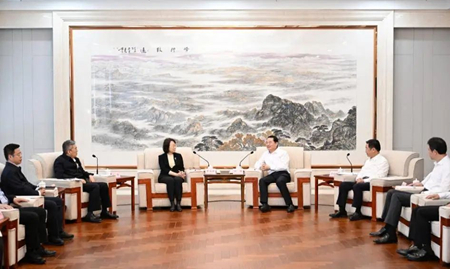 郝鹏王新伟会见中宣部副部长、国家广播电视总局党组书记、局长曹